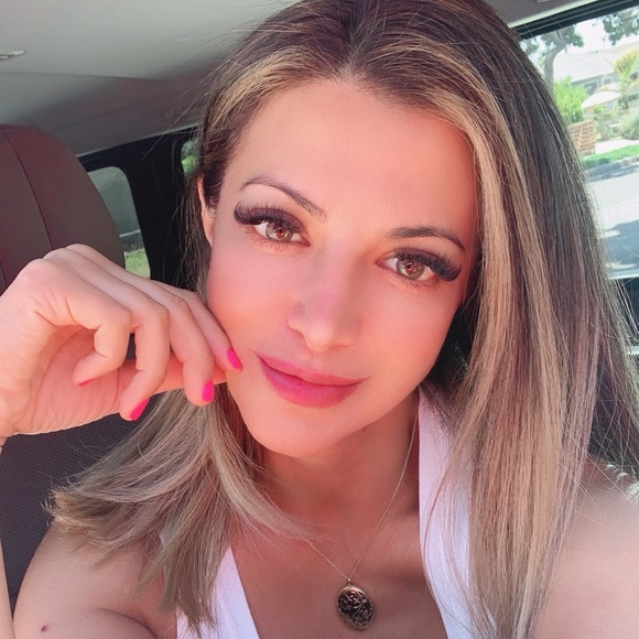 Meet your Posher, Vida. - Picture 2 of 2